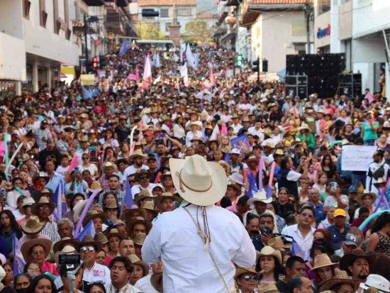 ‘Tienen 15 días para  regresar lo robado cabrones’: Carlos Manzo da ultimátum al gobierno de&nbsp;Uruapan