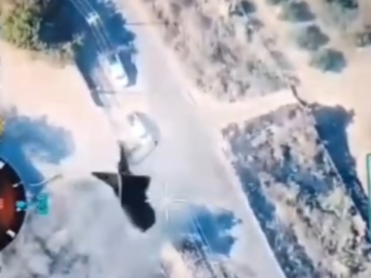 Atacan con drones a la policía de Apatzingán&nbsp;(Video)