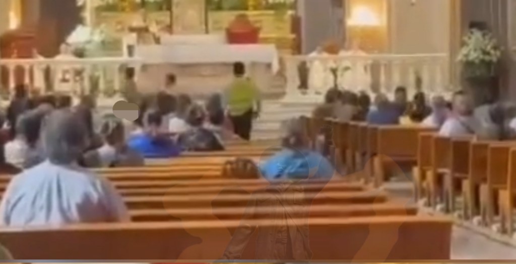 Hombre en cueros es perseguido en la santa misa por la policia de&nbsp;Morelia&nbsp;